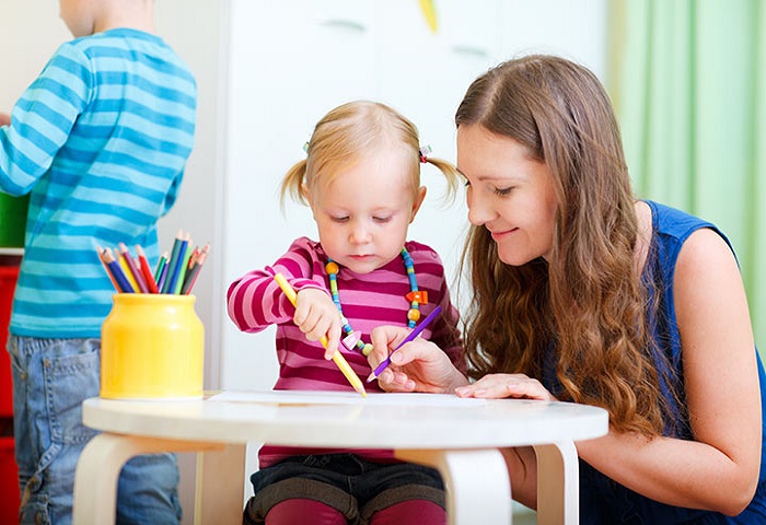Cách học vẽ cho bé theo từng giai đoạn phát triển