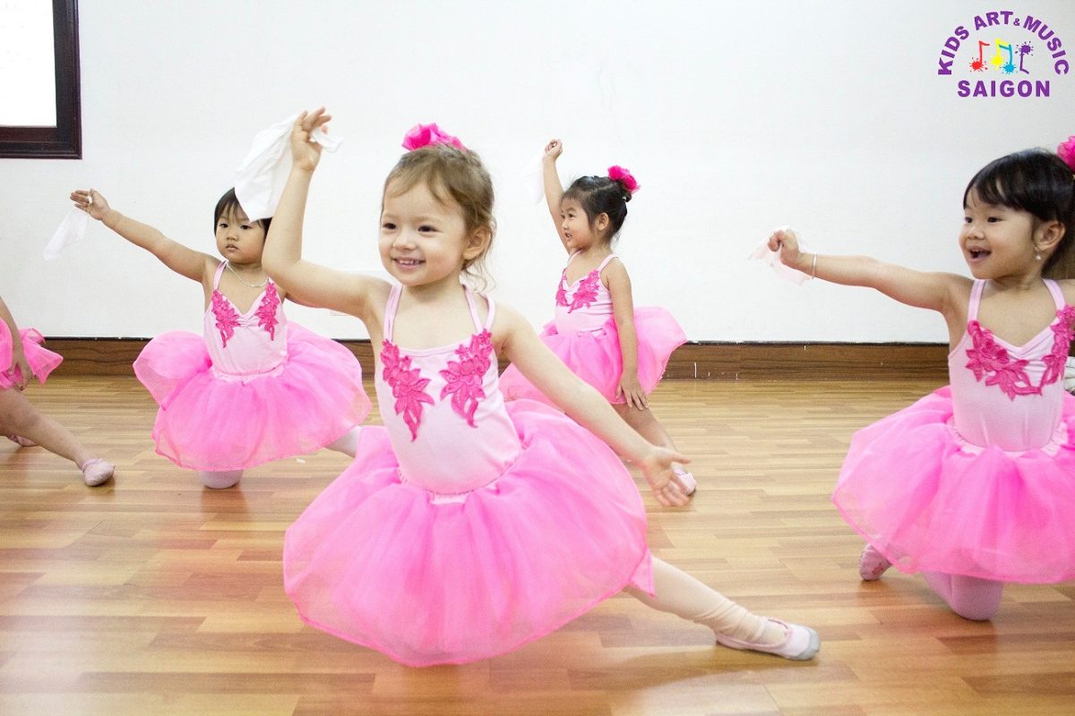 Lớp học múa Ballet cho bé – Kids Art & Music Saigon