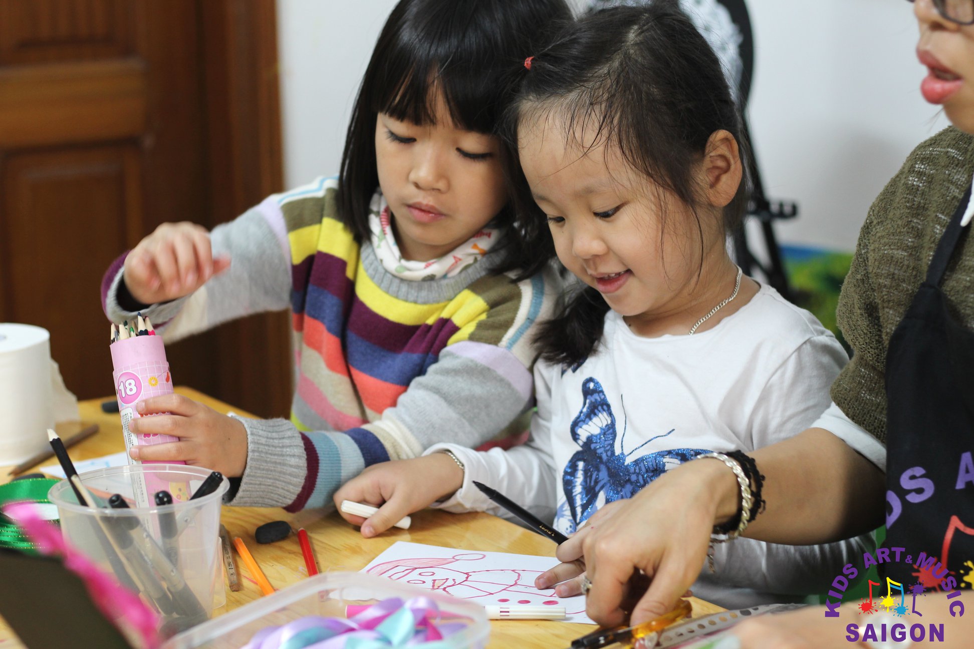 Ươm mầm tài năng nhí qua lớp dạy vẽ quận 6 tp HCM Ươm mầm tài năng nhí qua lớp dạy vẽ quận 6 tp HCM