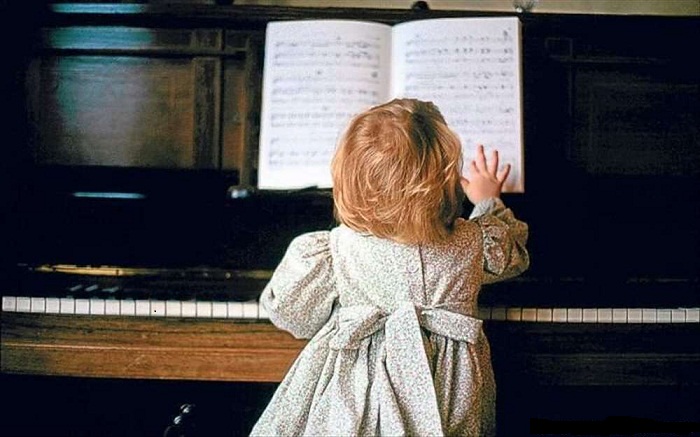 Ba mẹ đã biết cách chọn cho bé lớp học piano ở đâu tốt chưa?