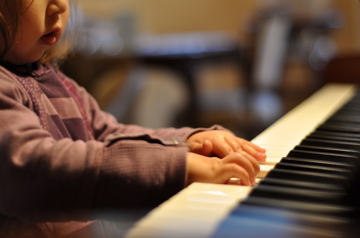 Nên mua đàn piano cho bé loại nào cho hợp túi tiền? Nên mua đàn piano cho bé loại nào cho hợp túi tiền?