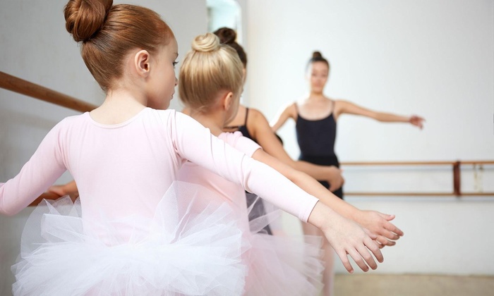 Câu chuyện của cô giáo 9X xinh đẹp với niềm đam mê dạy múa ballet cho trẻ em - hình ảnh 2 Câu chuyện của cô giáo 9X xinh đẹp với niềm đam mê dạy múa ballet cho trẻ em - hình ảnh 2