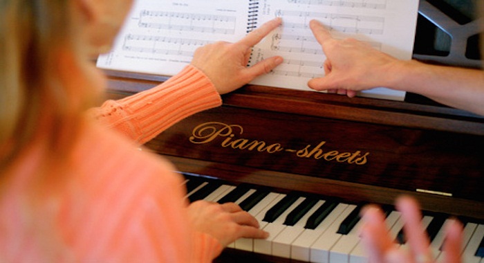 Có nên ép trẻ tham gia học lớp dạy piano quận Tân Phú