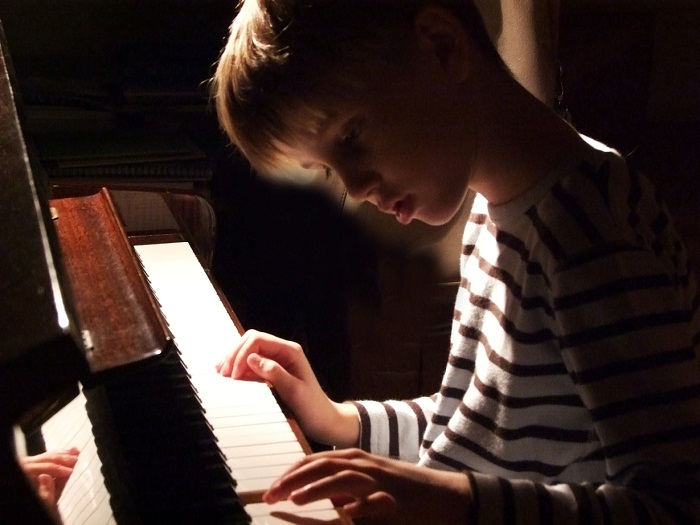 Học đàn Piano ở quận 4 có phải là điều cần thiết cho bé ?