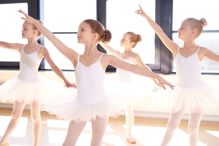 Những bước tập đầu tiên ở lớp ballet cho bé quận 10 