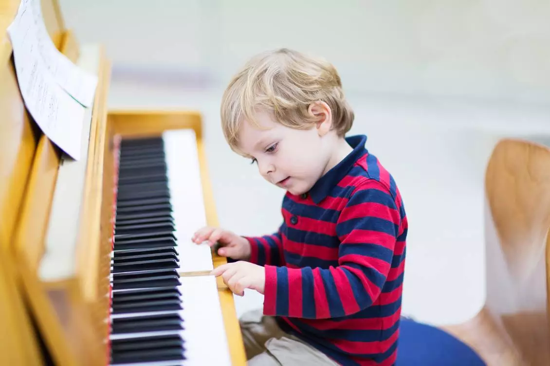 Nên cho bé học piano từ mấy tuổi ba mẹ có biết không?