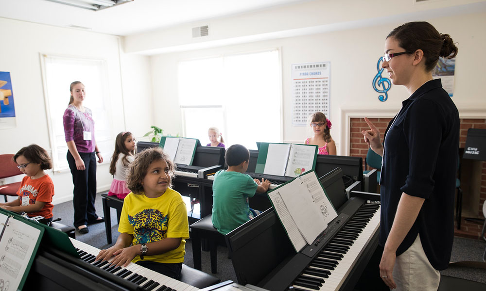 Giải quyết nỗi lo cho phụ huynh muốn tìm lớp học đàn piano cho bé hcm 