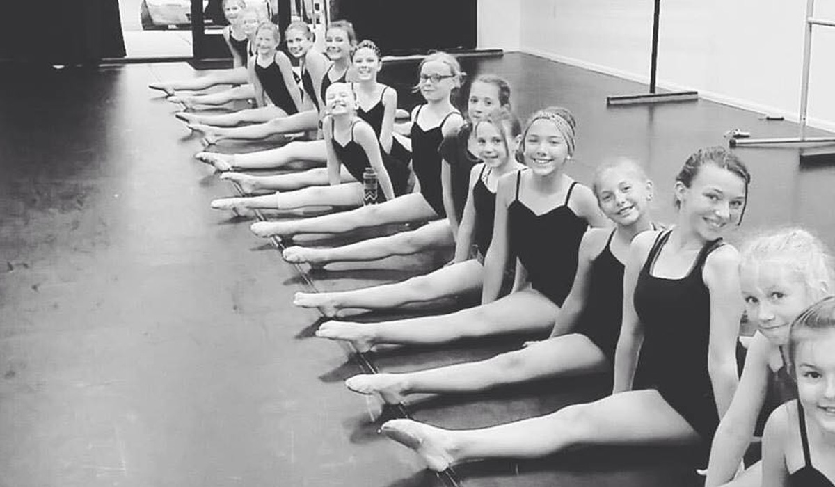 Mách ba mẹ những tuyệt chiêu để tìm lớp học ballet cho bé tphcm - hình ảnh 2