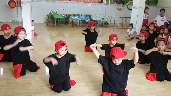 Lớp học nhảy hiện đại cho trẻ mầm non được nhiều bố mẹ quan tâm hình ảnh 2