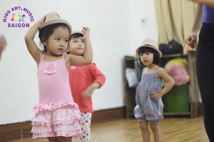 Sức hấp dẫn của bộ môn nhảy hiện đại trong lớp học nhảy Quận 9