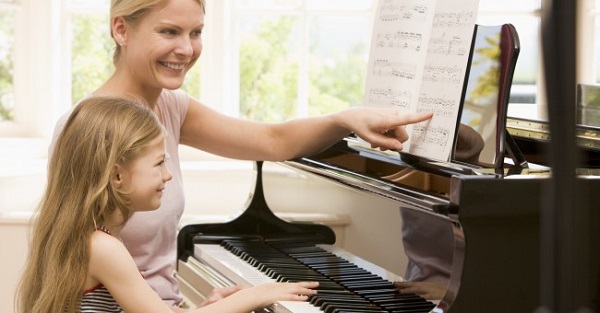 Đàn piano trẻ em – Cây đàn bé nhỏ nhưng tiềm ẩn sức mạnh to lớn Đàn piano trẻ em – Cây đàn bé nhỏ nhưng tiềm ẩn sức mạnh to lớn
