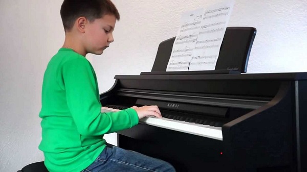 Đàn piano trẻ em – Cây đàn bé nhỏ nhưng tiềm ẩn sức mạnh to lớn hình ảnh 2 Đàn piano trẻ em – Cây đàn bé nhỏ nhưng tiềm ẩn sức mạnh to lớn hình ảnh 2