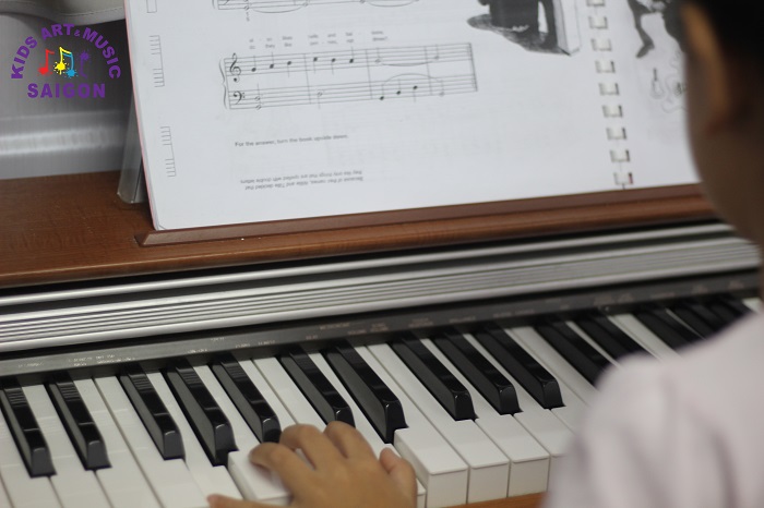 Cho bé học đàn piano ở đâu hà nội với thời gian biểu hoàn hảo hinh anh 3 Cho bé học đàn piano ở đâu hà nội với thời gian biểu hoàn hảo hinh anh 3