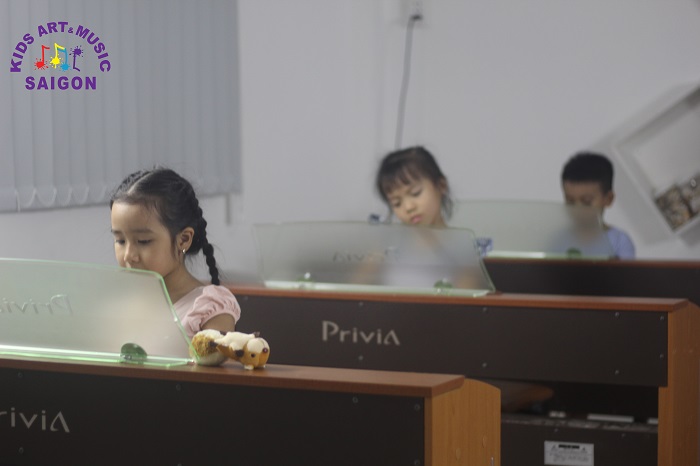 Có nên cho trẻ học piano ở nhạc viện Hà Nội để đào tạo thanh nhạc hay không? hinh anh 4 Có nên cho trẻ học piano ở nhạc viện Hà Nội để đào tạo thanh nhạc hay không? hinh anh 4