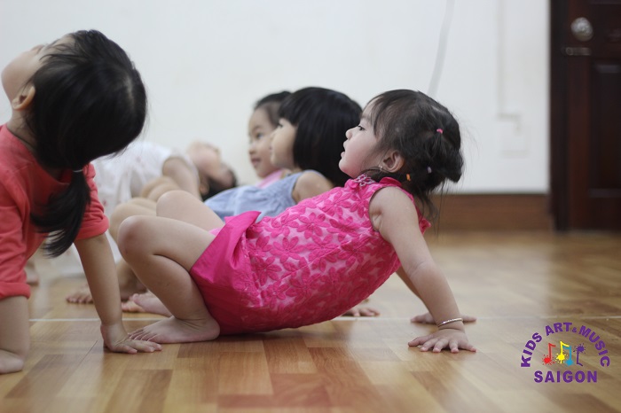 Mách nhỏ cho bạn bí quyết tự học nhảy hiện đại tại nhà tiến độ nhanh nhất