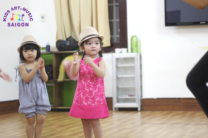 Mách nhỏ cho bạn bí quyết tự học Nhảy hiện đại tại nhà tiến độ nhanh nhất ảnh 1 Mách nhỏ cho bạn bí quyết tự học Nhảy hiện đại tại nhà tiến độ nhanh nhất ảnh 1