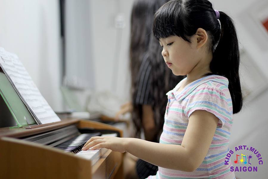 Chia sẻ kinh nghiệm chọn mua đàn Piano điện cho bé - hình ảnh 2