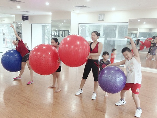 Chinh phục các bài tập aerobic trẻ em với 30 phút mỗi ngày ảnh 1