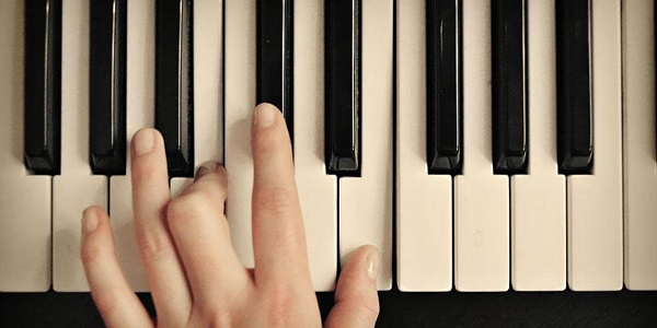 Học đàn piano có khó không Học đàn piano có khó không
