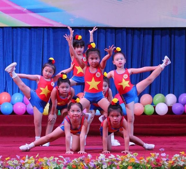 Sôi động cùng những bước nhảy aerobic trẻ em Sôi động cùng những bước nhảy aerobic trẻ em