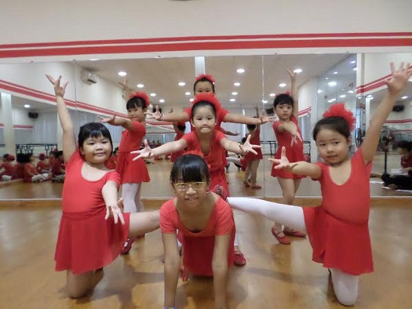 Sôi động cùng những bước nhảy aerobic trẻ em hình ảnh 2 Sôi động cùng những bước nhảy aerobic trẻ em hình ảnh 2