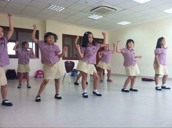 Phụ huynh đua nhau cho con đi tập aerobic trẻ em hình ảnh 2 Phụ huynh đua nhau cho con đi tập aerobic trẻ em hình ảnh 2