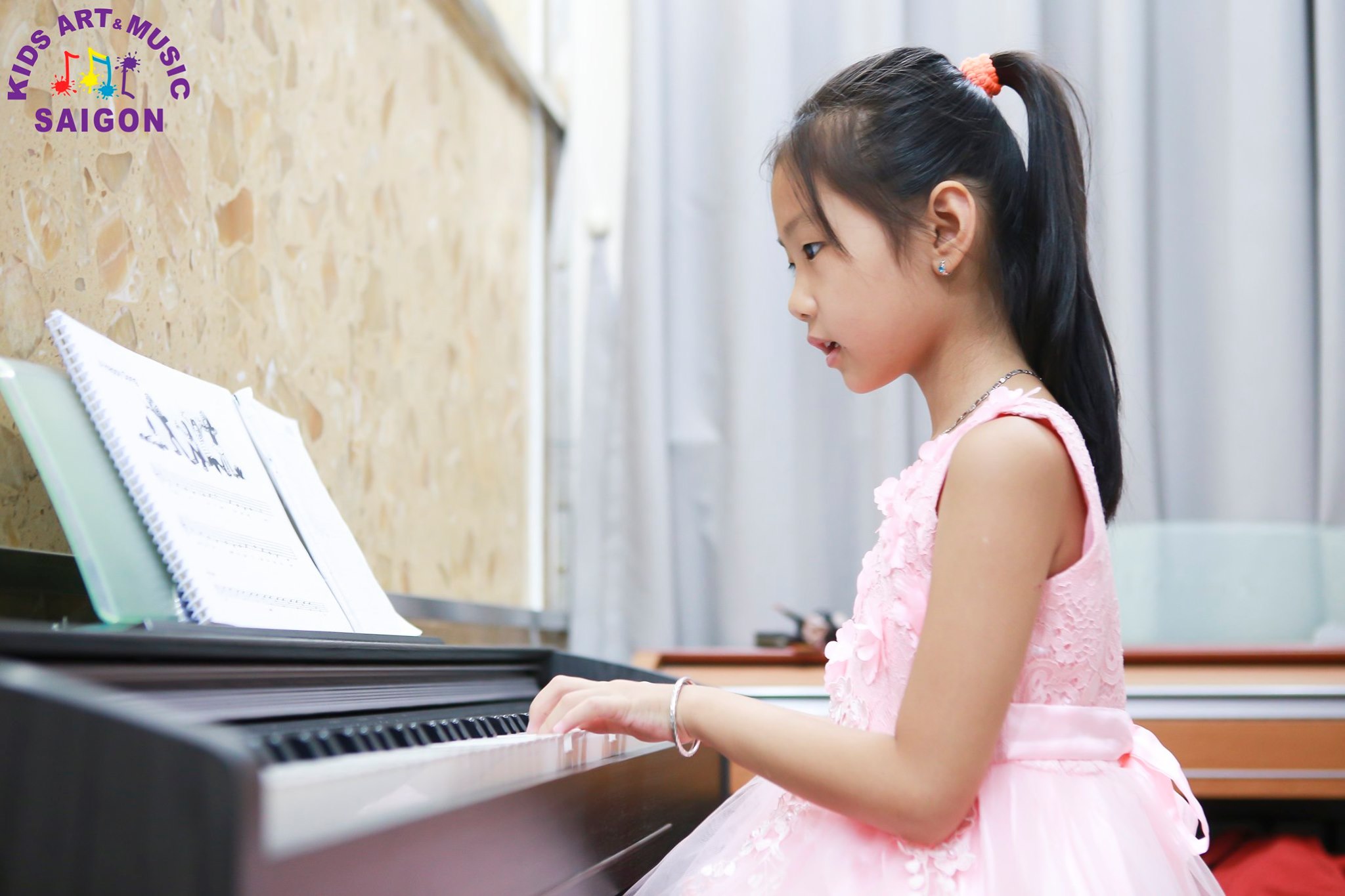 Trước khi cho trẻ học đàn Piano, ba mẹ cần trang bị những gì? hình ảnh 1 Trước khi cho trẻ học đàn Piano, ba mẹ cần trang bị những gì? hình ảnh 1