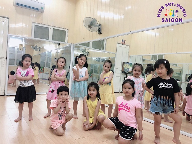 Tất tần tật những điều ba mẹ cần biết về bộ môn Aerobic cho bé - hình ảnh 2