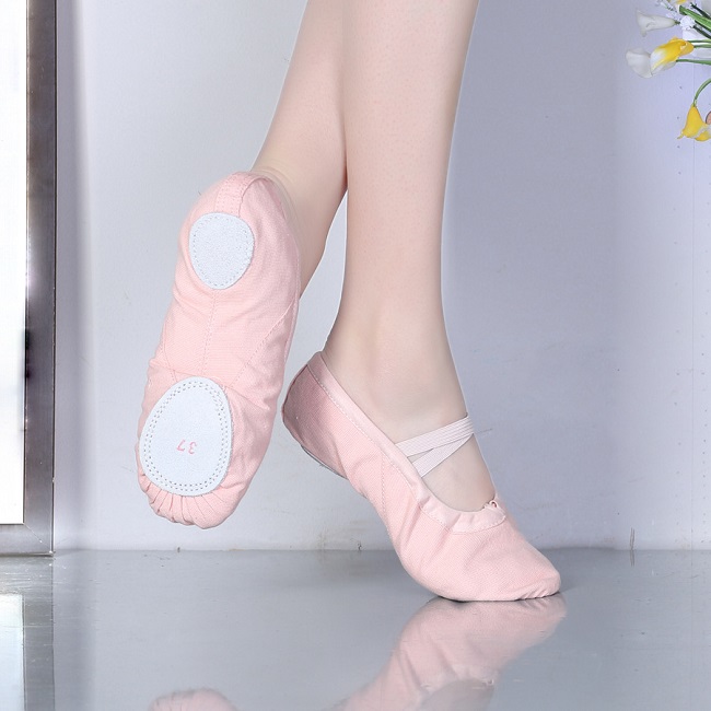 Làm một bà mẹ thông thái khi chọn mua giày múa ballet ở Hà Nội cho con hình ảnh 3
