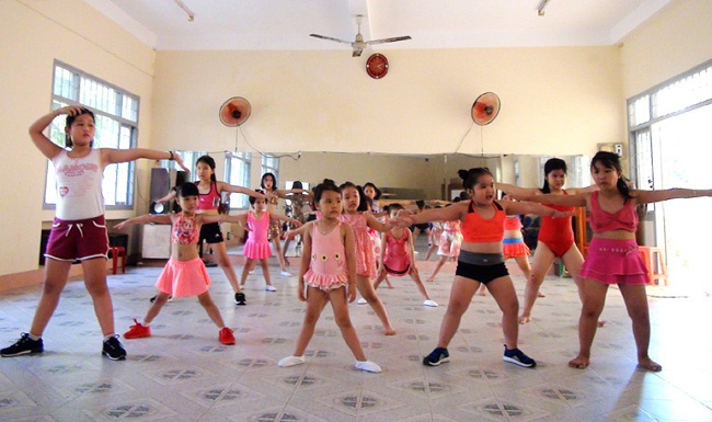 Say sưa ngắm nhìn các bé tập nhảy aerobic mẫu giáo hình ảnh 2 Say sưa ngắm nhìn các bé tập nhảy aerobic mẫu giáo hình ảnh 2
