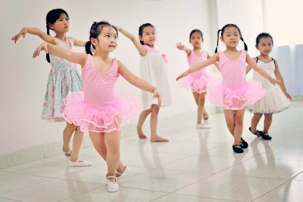 Lời khuyên nào cho ba mẹ khi mua váy múa trẻ em tại Hà Nội hình ảnh 1