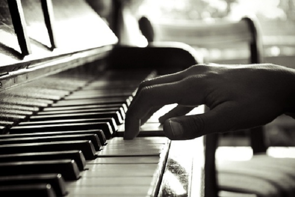 Ưu và nhược điểm gia sư dạy piano tại nhà ! hình ảnh 1