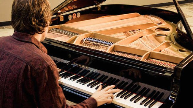Giá dạy Piano tại nhà không còn là vấn đề