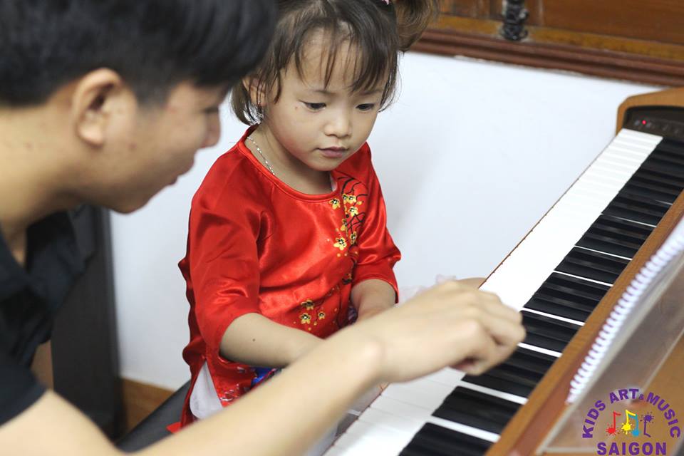 Có nên cho trẻ học piano ở nhạc viện Hà Nội để đào tạo thanh nhạc hay không hình ảnh 1 Có nên cho trẻ học piano ở nhạc viện Hà Nội để đào tạo thanh nhạc hay không hình ảnh 1