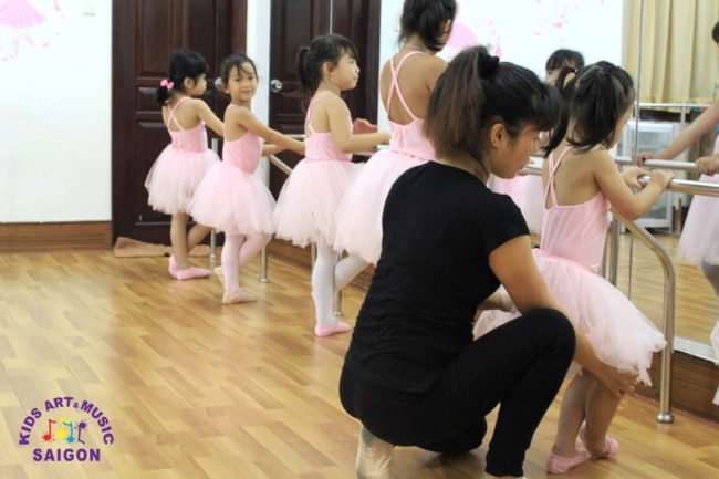Tại sao nên cho bé tham gia các lớp múa ballet thiếu nhi ở Bình Dương? Tại sao nên cho bé tham gia các lớp múa ballet thiếu nhi ở Bình Dương?