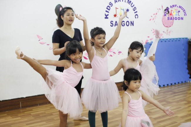 Tại sao nên cho bé tham gia các lớp múa ballet thiếu nhi ở Bình Dương? hình ảnh 2 Tại sao nên cho bé tham gia các lớp múa ballet thiếu nhi ở Bình Dương? hình ảnh 2