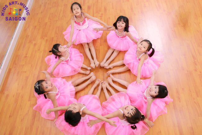 Tại sao nên cho bé tham gia các lớp múa ballet thiếu nhi ở Bình Dương? hình ảnh 3 Tại sao nên cho bé tham gia các lớp múa ballet thiếu nhi ở Bình Dương? hình ảnh 3