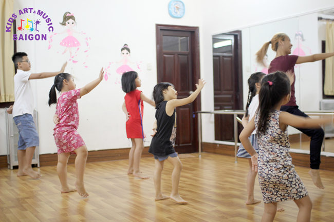 Có gì đặc biệt bên trong những lớp dạy nhảy tại Bình Dương? Có gì đặc biệt bên trong những lớp dạy nhảy tại Bình Dương?