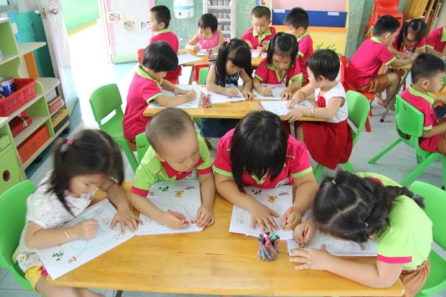 Cho trẻ tham gia các trung tâm dạy vẽ thiếu nhi quận Hoàng Mai Hà Nội có thực sự hữu ích?