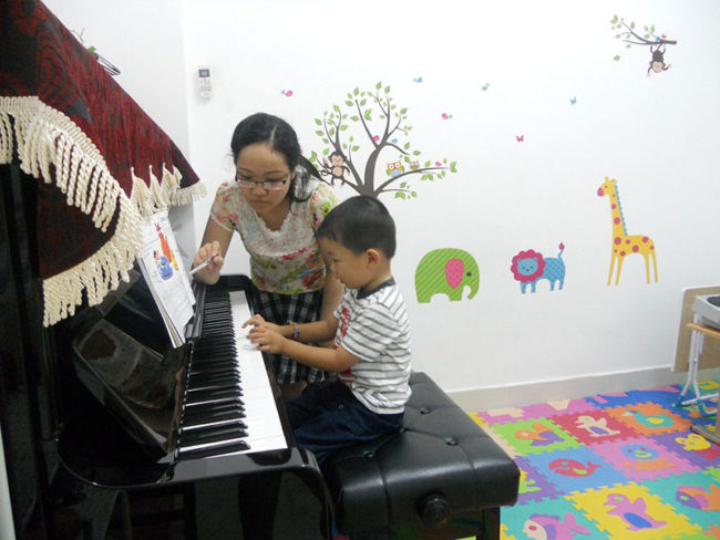 Lợi ích mà bé nhận được khi tham gia các lớp học đàn piano ở quận Tân Phú cho trẻ em hình ảnh 3