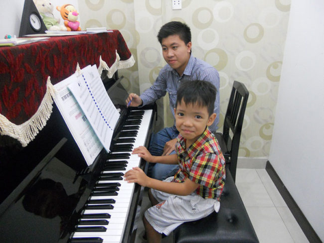 Tại sao ba mẹ nên cho bé tham gia những lớp học đàn quận Tân Phú? Tại sao ba mẹ nên cho bé tham gia những lớp học đàn quận Tân Phú?