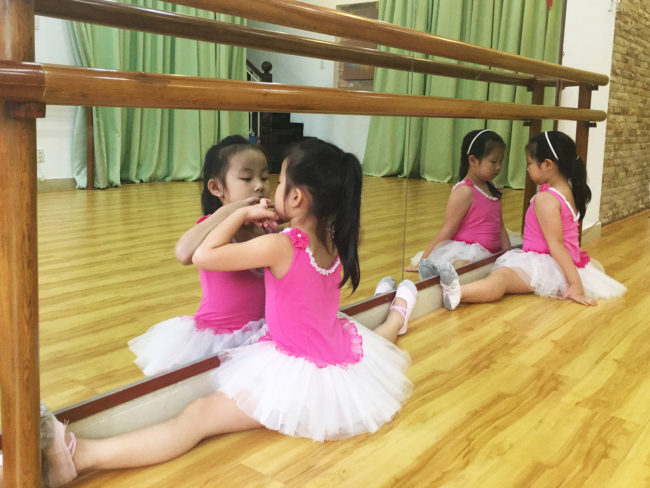 Khám phá lợi ích của những lớp múa ballet cơ bản ở quận Tân Phú hình ảnh 3 Khám phá lợi ích của những lớp múa ballet cơ bản ở quận Tân Phú hình ảnh 3