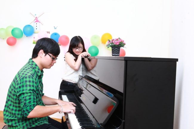 Có gì thú vị bên trong những lớp dạy đàn piano ở quận Hoàng Mai Hà Nội? Có gì thú vị bên trong những lớp dạy đàn piano ở quận Hoàng Mai Hà Nội?