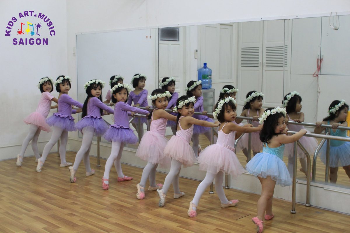 Các động tác múa Ballet cơ bản cho bé