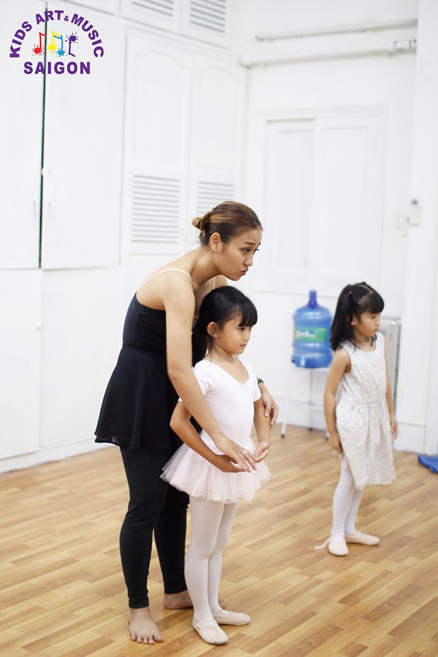 Váy múa màu trắng - Vẻ đẹp tinh khôi và thuần khiết ảnh 1