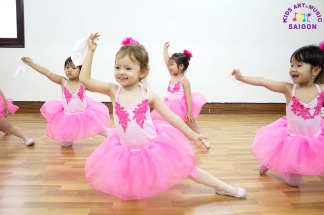 Truy lùng địa chỉ bán váy múa thiếu nhi cho bé hình ảnh 2