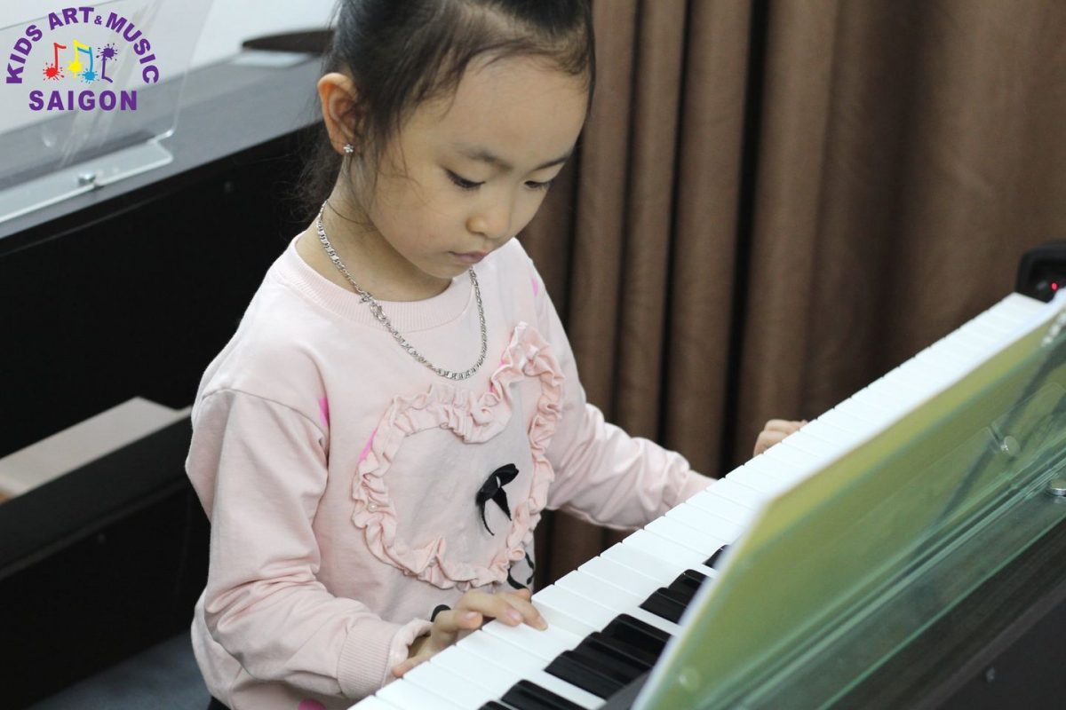 Địa điểm học đàn piano ở quận 1 – Kids Art & Music Sài Gòn