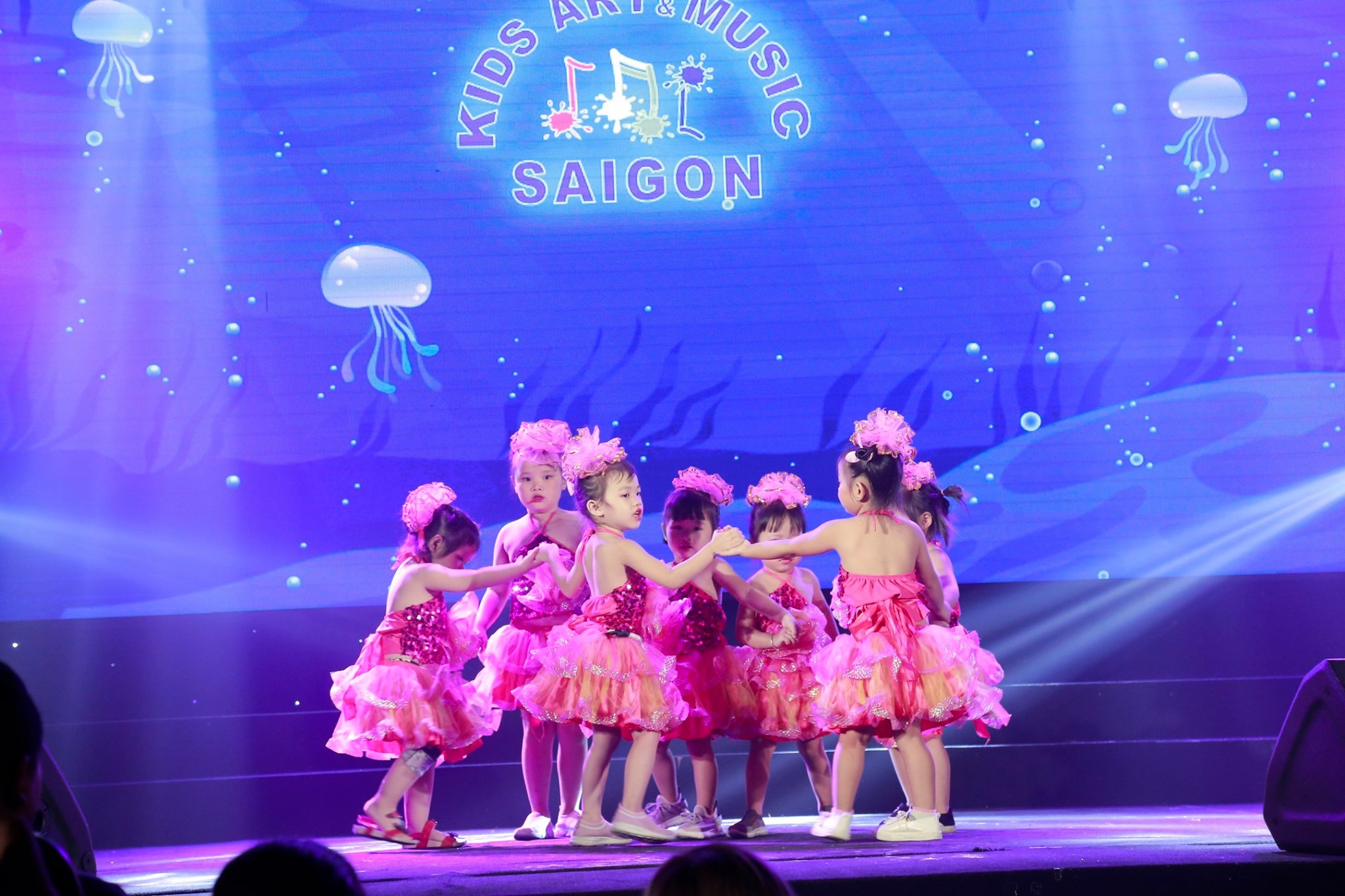 Khi nào bé nên tham gia lớp học múa Ballet cơ bản? Hình ảnh 2 Khi nào bé nên tham gia lớp học múa Ballet cơ bản? Hình ảnh 2