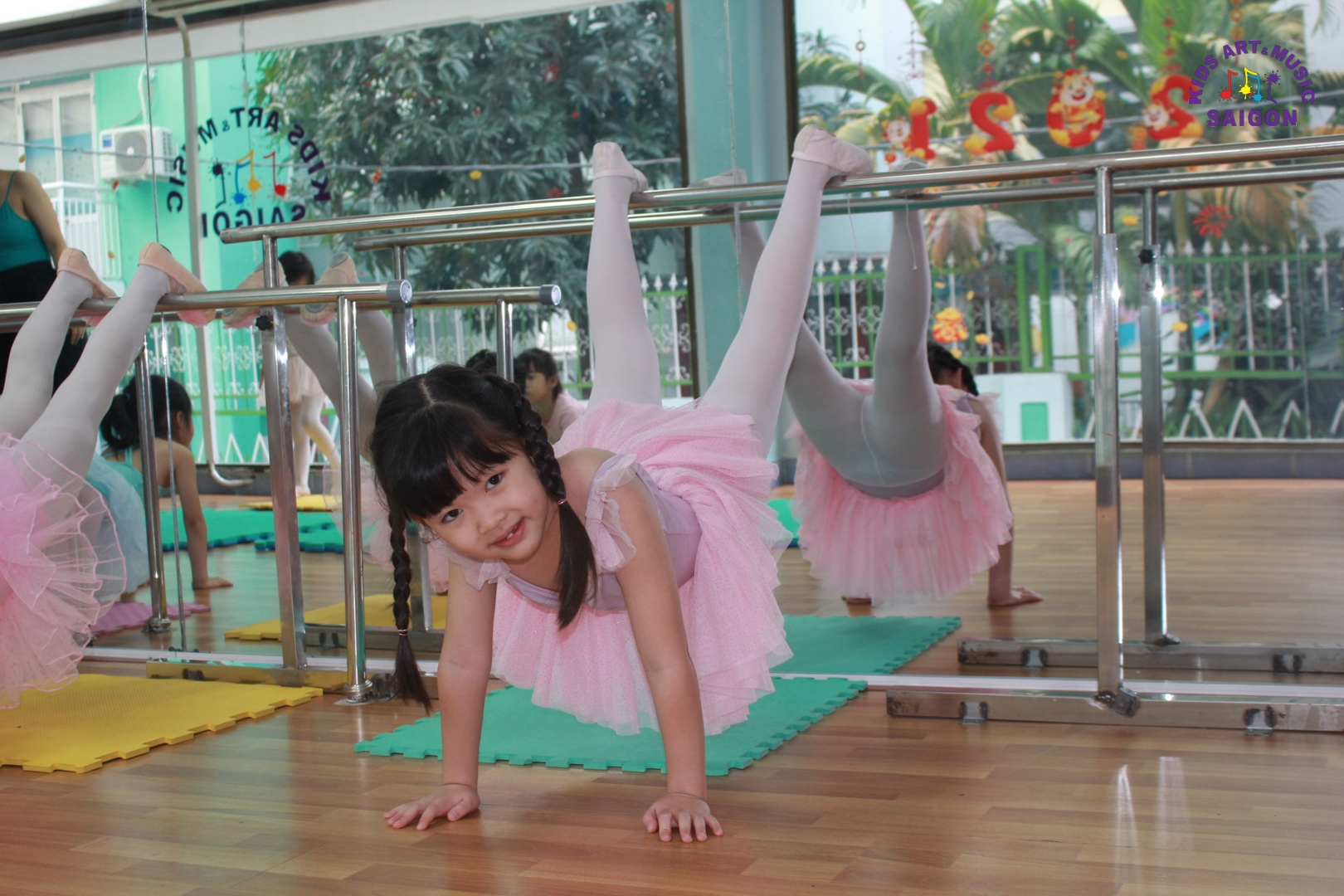 Múa Ballet thiếu nhi - bộ môn không thể thiếu cho sự phát triển của con. Hình ảnh 2 Múa Ballet thiếu nhi - bộ môn không thể thiếu cho sự phát triển của con. Hình ảnh 2