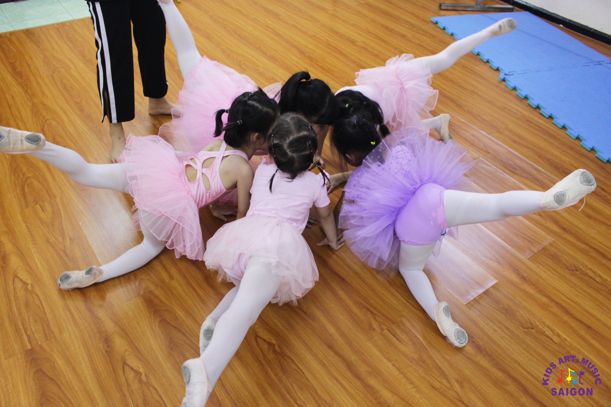 Có gì tại lớp học múa ballet cho bé ở Hà Nội? - hình ảnh 5 Có gì tại lớp học múa ballet cho bé ở Hà Nội? - hình ảnh 5
